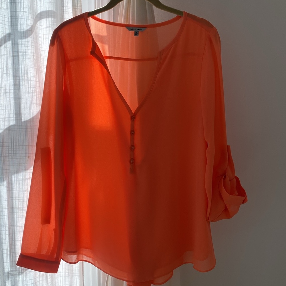 Elegant V-neck Long Sleeve Blouse with Button Details in the Back